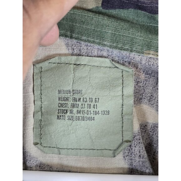 Vintage US Army Jacket Mens Medium Short Woodland Camo Military Coat 80s 90s - Picture 2 of 7